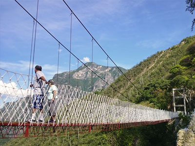 Suspension Bridge, El Paraíso Escondido zone